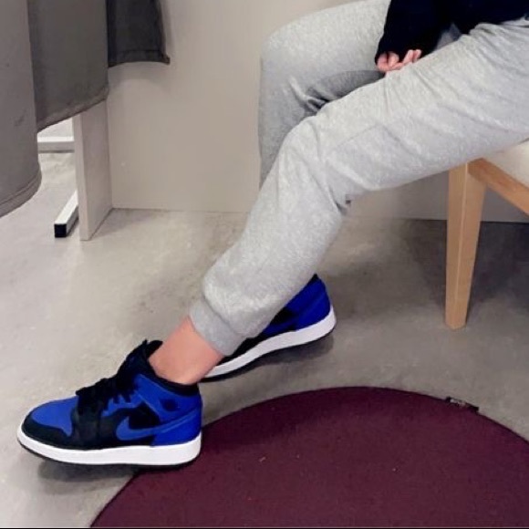 Nike Jordan 1 Mid Royal💙🖤 - Picture 5 of 6
